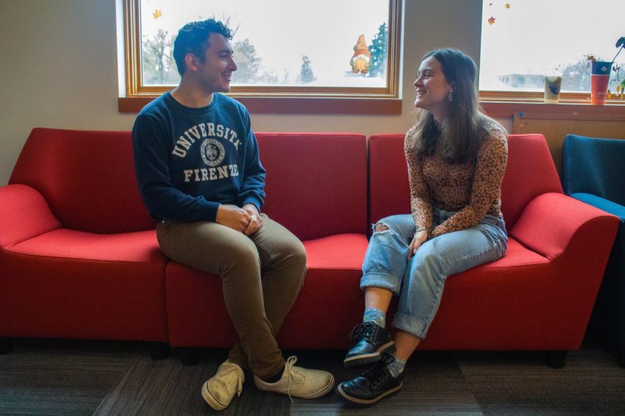 Snowden 2023 Interns Nino Paoli (he/him) (left) and Natalie Sharp (she/her) pose for a photo on April 16 at Oregon State University. The Snowden interns will begin their journalism apprenticeships, partnering with various firms throughout Oregon, during the summer.