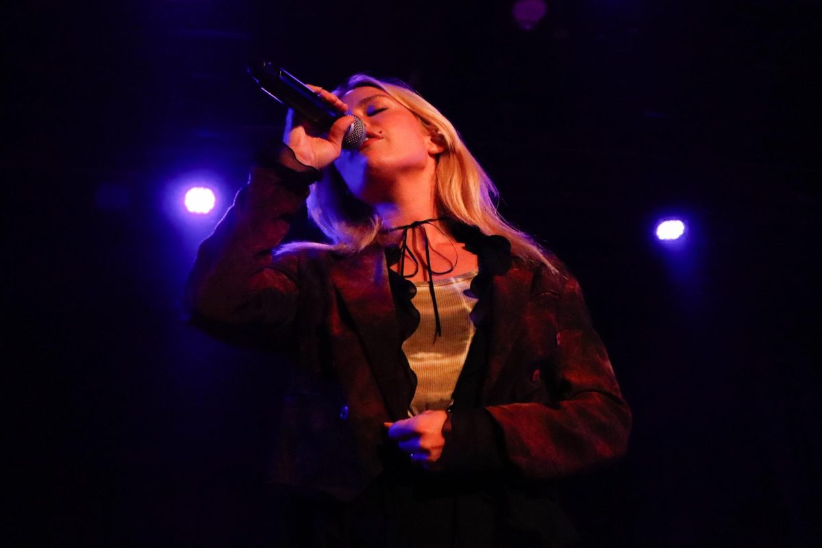 Singer/Songwriter Ashe sings passionately at the Fall Concert in the Memorial Union on Nov 16.